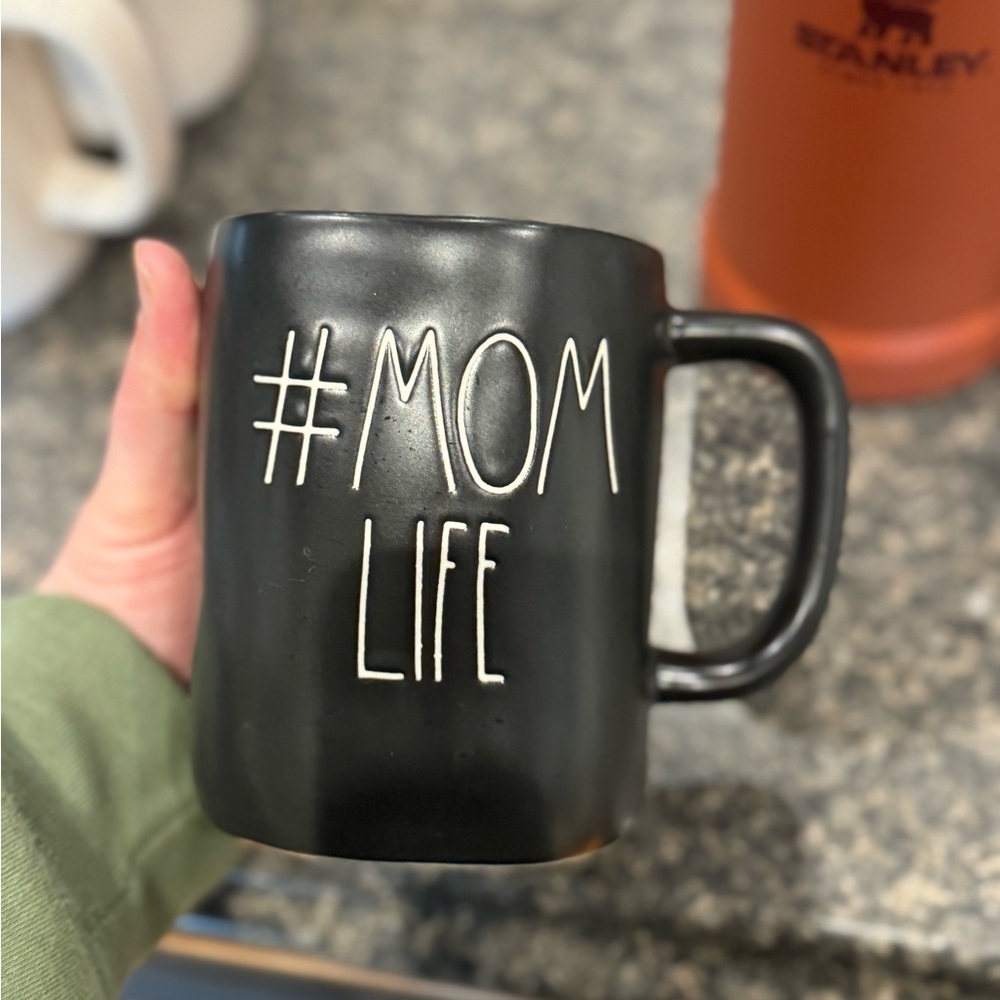Rae Dunn Black #MOM LIFE Mug
